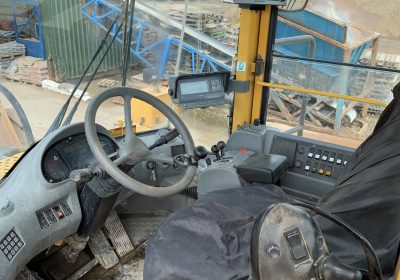 Volvo L330E 62224 cab